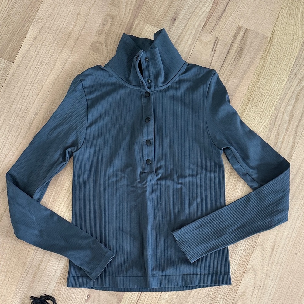 Athleta Charcoal Button-Down Turtleneck Shirt